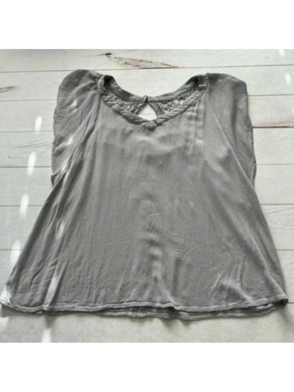 Torrid women exclusive of lace trim gray top size 1